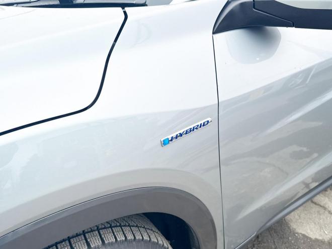 ヴェゼルハイブリッド1.5ハイブリッドX 4WD　ローンが不安な方＜優遇ローン＞　あんしんパッケージ　寒冷地仕様　社外ナビ 4WD 1500 5Dr