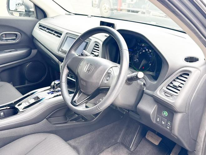 ヴェゼルハイブリッド1.5ハイブリッドX 4WD　ローンが不安な方＜優遇ローン＞　あんしんパッケージ　寒冷地仕様　社外ナビ 4WD 1500 5Dr