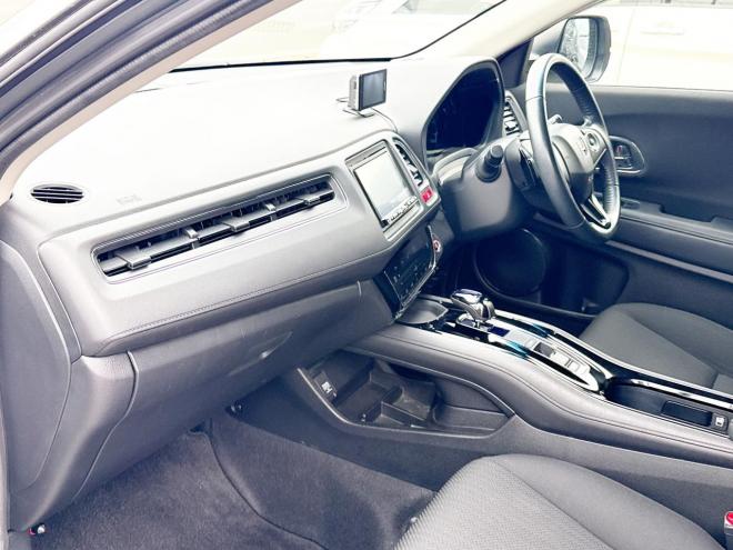 ヴェゼルハイブリッド1.5ハイブリッドX 4WD　ローンが不安な方＜優遇ローン＞　あんしんパッケージ　寒冷地仕様　社外ナビ 4WD 1500 5Dr