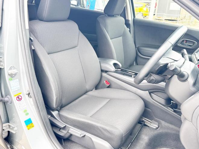 ヴェゼルハイブリッド1.5ハイブリッドX 4WD　ローンが不安な方＜優遇ローン＞　あんしんパッケージ　寒冷地仕様　社外ナビ 4WD 1500 5Dr