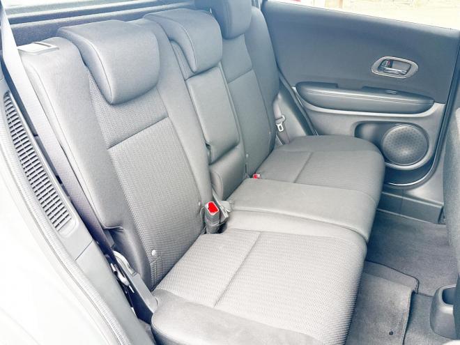 ヴェゼルハイブリッド1.5ハイブリッドX 4WD　ローンが不安な方＜優遇ローン＞　あんしんパッケージ　寒冷地仕様　社外ナビ 4WD 1500 5Dr