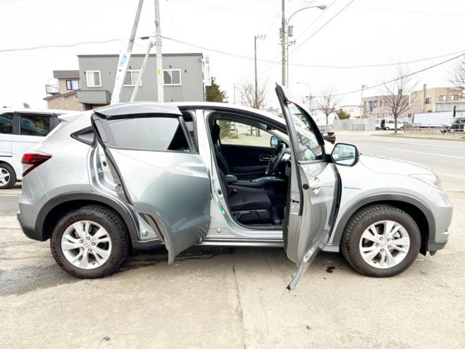 ヴェゼルハイブリッド1.5ハイブリッドX 4WD　ローンが不安な方＜優遇ローン＞　あんしんパッケージ　寒冷地仕様　社外ナビ 4WD 1500 5Dr