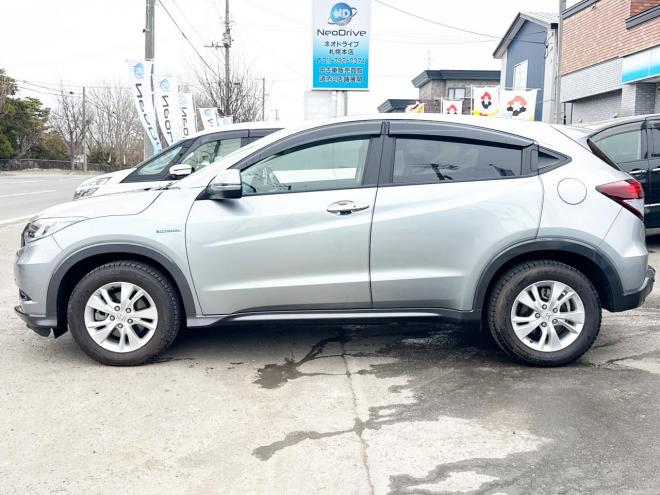 ヴェゼルハイブリッド1.5ハイブリッドX 4WD　ローンが不安な方＜優遇ローン＞　あんしんパッケージ　寒冷地仕様　社外ナビ 4WD 1500 5Dr