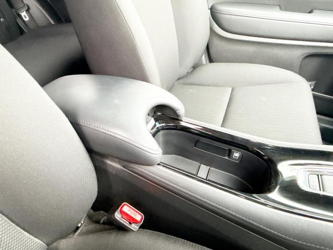 ヴェゼルハイブリッド1.5ハイブリッドX 4WD　ローンが不安な方＜優遇ローン＞　あんしんパッケージ　寒冷地仕様　社外ナビ 4WD 1500 5Dr