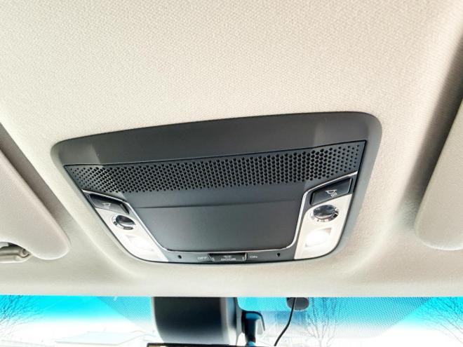 ヴェゼルハイブリッド1.5ハイブリッドX 4WD　ローンが不安な方＜優遇ローン＞　あんしんパッケージ　寒冷地仕様　社外ナビ 4WD 1500 5Dr