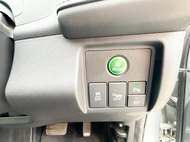 ヴェゼルハイブリッド1.5ハイブリッドX 4WD　ローンが不安な方＜優遇ローン＞　あんしんパッケージ　寒冷地仕様　社外ナビ 4WD 1500 5Dr