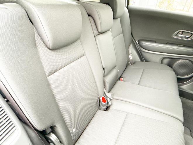 ヴェゼルハイブリッド1.5ハイブリッドX 4WD　ローンが不安な方＜優遇ローン＞　あんしんパッケージ　寒冷地仕様　社外ナビ 4WD 1500 5Dr