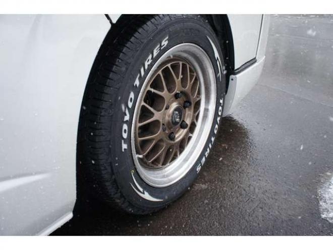 ハイエース2.7 GL ロング ミドルルーフ 4WD　ワンオーナー　ケンウッド9インチナビTV　Bカメラ　フリップダウンモニター　ワークエクストラップ18インチAW　415コブラフロントスポイラー　ベッドキット　LEDヘッドライト　スマキー　AC100V 2700