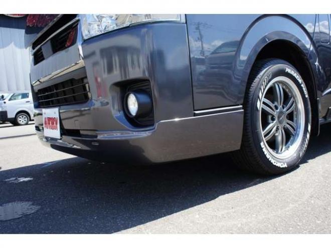 ハイエースバン2.8 スーパーGL ダークプライムII ロングボディ ディーゼルターボ 4WD　415COBRA　クリーンルック3 Fスポイラー&BY2Neoボンネット&ステージ2ルーフスポイラー&バッドラッカー17インチAW&フラットベッドキット　ヨコハマPARADA215/60R17　両側パワースライドドア　デジタルインナー 2800
