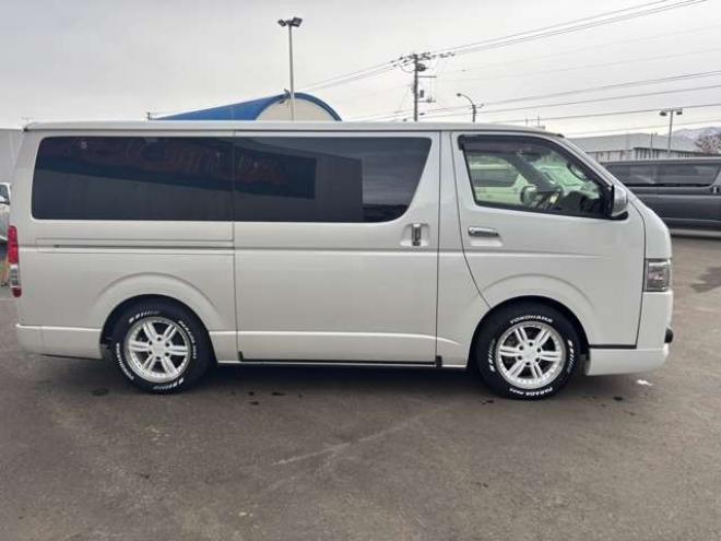 レジアスエース2.8 スーパーGL ダークプライムII ロングボディ ディーゼルターボ 4WD　415COBRA　クリーンルック3フロントスポイラー　ステージ2ルーフスポイラー　バッドラッカーIII17インチAW　ヨコハマPARADA215/60R17　両側パワースライドドア　ETC 2800