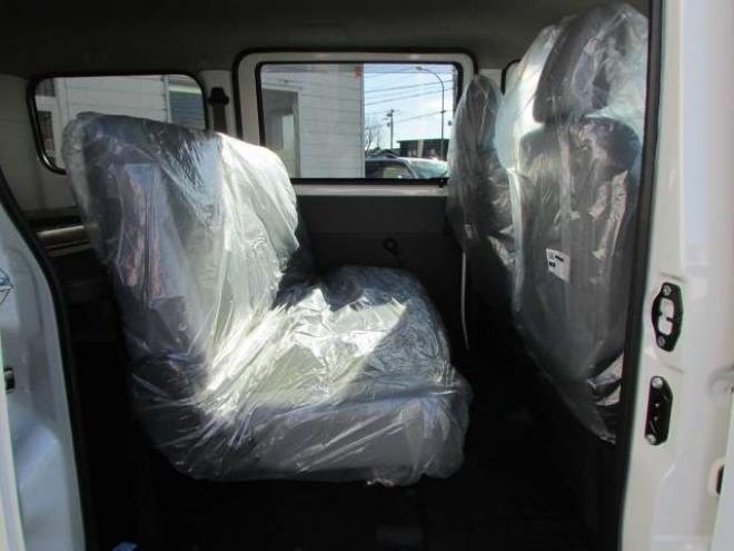 タウンエースバン1.5 GL 4WD　登録済未使用車/スマートアシスト/LEDヘッドライト/ベッドキット/MAD CROSS14インチホイール+ジオランダーX-AT/キーレス/アイドリングストップ 登録済未使用車 1500