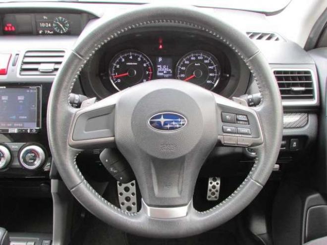 フォレスター2.0 S リミテッド 4WD　アイサイト/アイドリングストップ/シートヒーター/社外ナビ/フルセグ/バックカメラ/フリップダウンモニター/ETC/レーダークルーズコントロール 2000