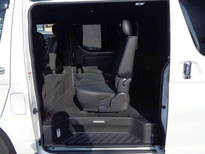 レジアスエース2.8 スーパーGL ダークプライムII ロングボディ ディーゼルターボ 4WD　ワンオーナー　TRDフロントスポイラー　TRD　TF7Aアルミホイール　両側パワースライドドア　リアヒーター　純正ナビ　フルセグ　Bluetooth　レーダーブレーキ　荷室ダウンライト　車線逸脱警報 2800