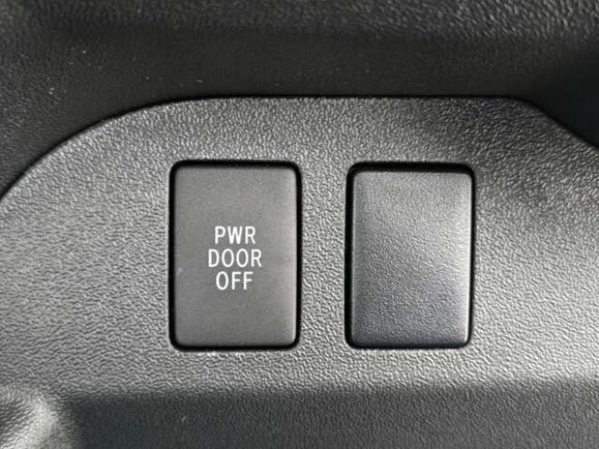 ハイエース2.7 グランドキャビン 4WD　寒冷地　10人乗り　スーパーロング　ワイドボディ　ハイルーフ　プッシュスタート　スマキー　パワスラ　リアヒーター&クーラー　ステアリングスイッチ　車線逸脱防止　衝突被害軽減　横滑り防止　電動格納ミラー 2700