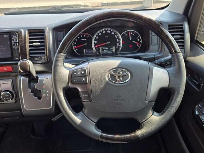 ハイエースバン2.7 スーパーGL ダークプライム ワイド ミドルルーフ ロングボディ 4WD　寒冷地仕様　パワスラ　リアヒーター&クーラー　プッシュスタート　スマートキー　ウッドコンビステアリング&シフトノブ　ハーフレザーシート　ドラレコ　バックカメラ　ETC　メモリナビ　フルセグTV　Bluetooth 2700