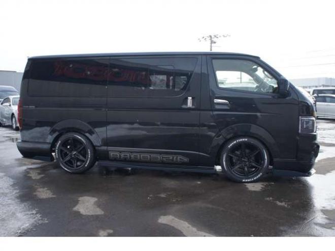 レジアスエース2.8 スーパーGL ダークプライム ロングボディ ディーゼルターボ 4WD　415COBRAオフィシャルコンプリート　ファントムヘッドライトシステム&新作HP-6　18インチホイール&フェイスリフトキット&フルエアロ&フローティングリップ&ローフォルムフェンダー　玄武2インチダウンブロック 2800