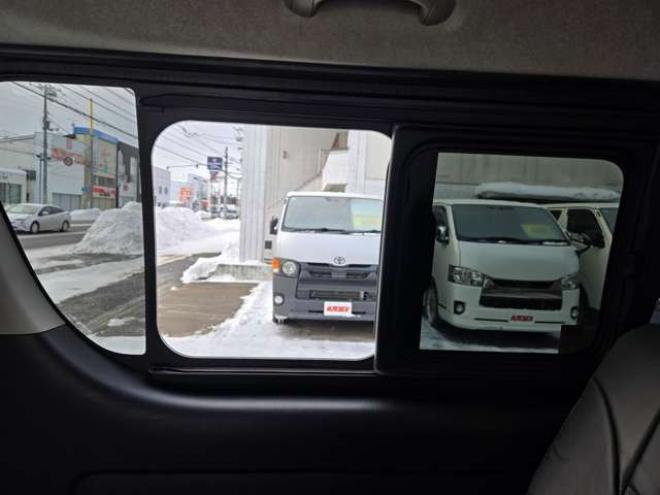 ハイエースバン2.8 スーパーGL ロング ディーゼルターボ 4WD　リアヒーター&クーラー　プッシュスタート　スマートキー　LEDヘッド　ベッドキッド　横滑り防止　衝突被害軽減　車線逸脱　トヨタ純正ナビ　フルセグTV　Bluetooth　バックカメラ　トヨタ純正リアモニター　ETC 2800