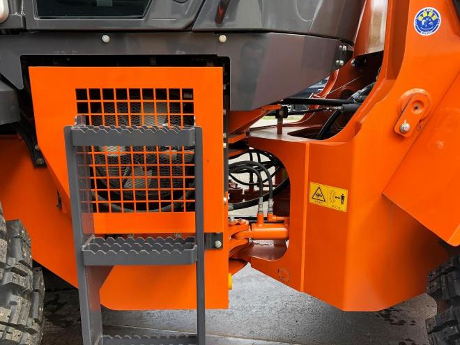 ホイールローダ日立　中古　ZW100-6　建機