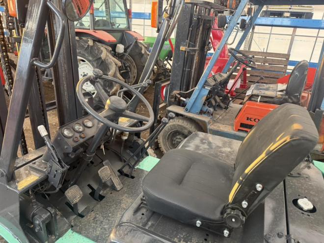 フォークリフト全塗装済！三菱 FD20 2トンディーゼル ダブルタイヤ