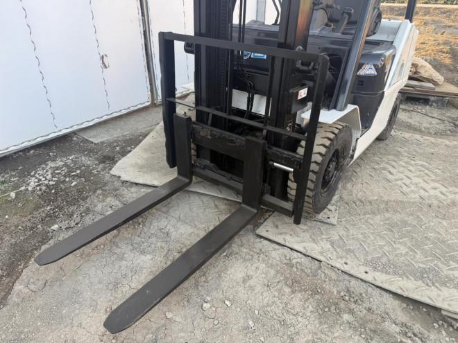 フォークリフトサイドシフト付き！ユニキャリア FD25T5 2.5トンディーゼル AT車