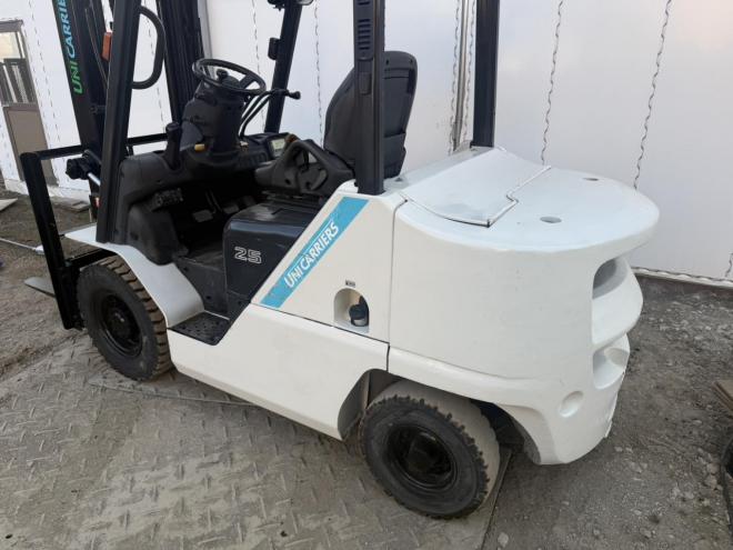 フォークリフトサイドシフト付き！ユニキャリア FD25T5 2.5トンディーゼル AT車