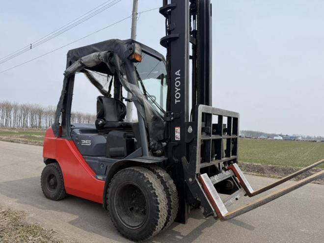 フォークリフトトヨタ 02-8FD25 2.5トン ディーゼル ヒンジ付き ダブルタイヤ
