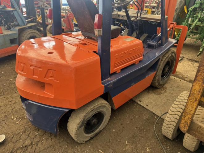 フォークリフト全塗装済！トヨタ 3FGL25 2.5トン ガソリン 