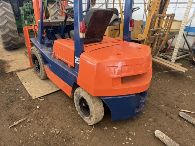 フォークリフト全塗装済！トヨタ 3FGL25 2.5トン ガソリン 