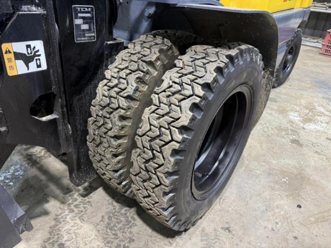 フォークリフト全塗装済！ヒンジ付き TCM FG20N16 2トンガソリン ダブルタイヤ