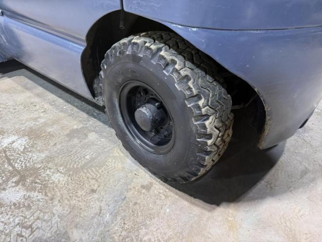 フォークリフト全塗装済！ヒンジ付き TCM FG20N16 2トンガソリン ダブルタイヤ