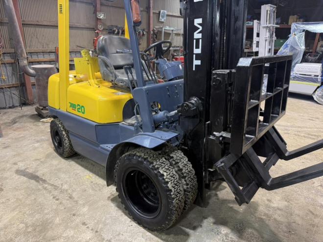 フォークリフト全塗装済！ヒンジ付き TCM FG20N16 2トンガソリン ダブルタイヤ