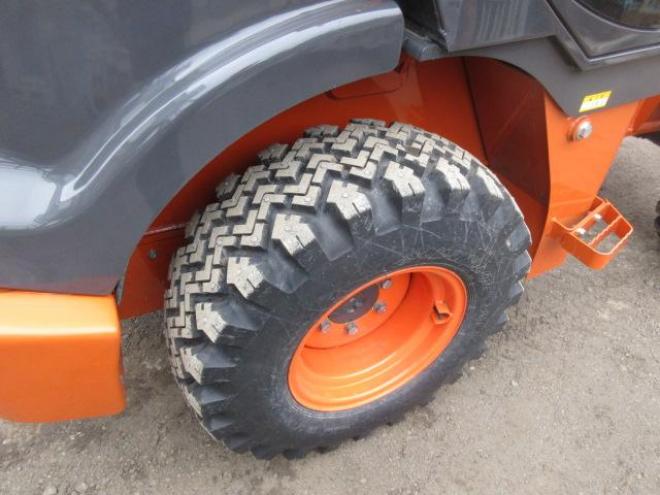 ホイールローダ日立ZW30-5B 4WD　 4WD 2Dr