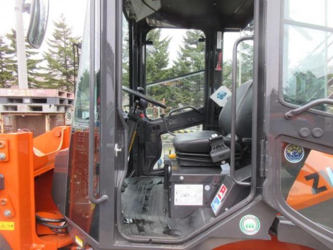 ホイールローダ日立ZW30-5B 4WD　 4WD 2Dr