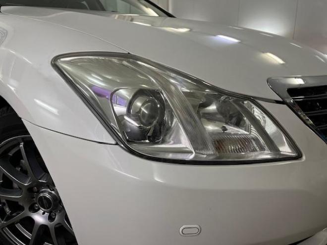 クラウンロイヤルサルーン　ｉ－Ｆｏｕｒ　Ｕパッケージ　寒冷地仕様　禁煙車　純正レザーシート　社外１７インチＡＷ　純正１６ＡＷ＋スタッドレスタイヤ付　純正ＨＤＤナビ　フルセグ地デジ　ＤＶＤ再生　Ｂｌｕｅｔｏｏｔｈオーディオ　バックカメラ　両席シートヒーター 4WD 3000 4Dr