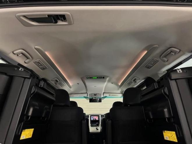 ヴェルファイア２．４Ｚ　ゴールデンアイズ　後期型　禁煙車　両側パワースライドドア　パワーバックドア　純正ハーフレザーシート　純正１８インチＡＷ　社外１６ＡＷ＋スタッドレスタイヤ付　ＨＩＤヘッドライト　クルーズコントロール　前後ソナー　ＥＴＣ 4WD 2400 5Dr