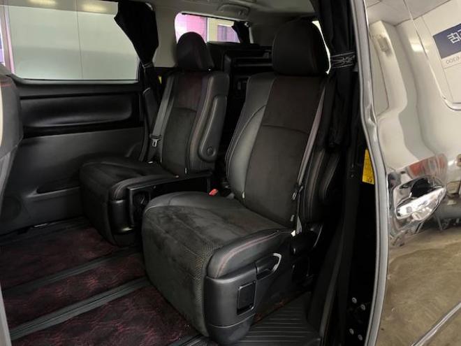 ヴェルファイア２．４Ｚ　ゴールデンアイズ　後期型　禁煙車　両側パワースライドドア　パワーバックドア　純正ハーフレザーシート　純正１８インチＡＷ　社外１６ＡＷ＋スタッドレスタイヤ付　ＨＩＤヘッドライト　クルーズコントロール　前後ソナー　ＥＴＣ 4WD 2400 5Dr