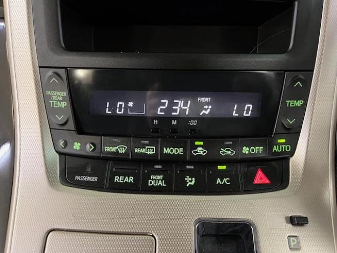 ヴェルファイア２．４Ｚ　ゴールデンアイズ　後期型　禁煙車　両側パワースライドドア　パワーバックドア　純正ハーフレザーシート　純正１８インチＡＷ　社外１６ＡＷ＋スタッドレスタイヤ付　ＨＩＤヘッドライト　クルーズコントロール　前後ソナー　ＥＴＣ 4WD 2400 5Dr