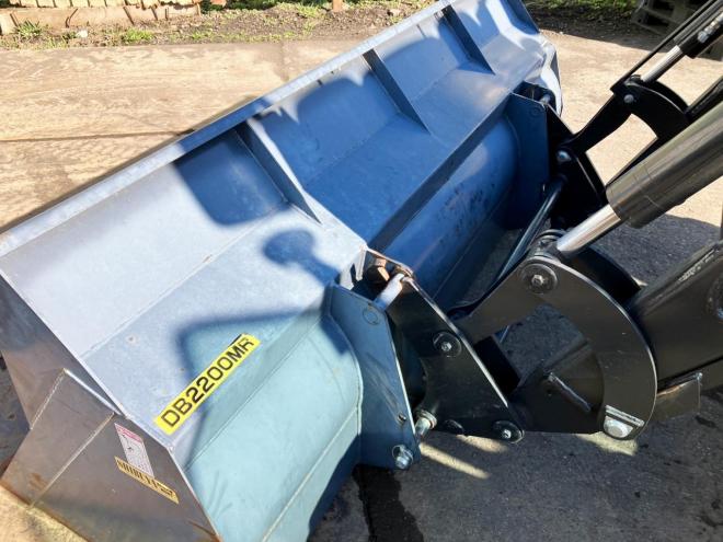 トラクターイセキ　中古　TJV985　フロントローダー付