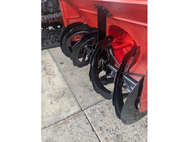 除雪機ヤンマー　YSR125　１２馬力　ガソリン　ローリング付き