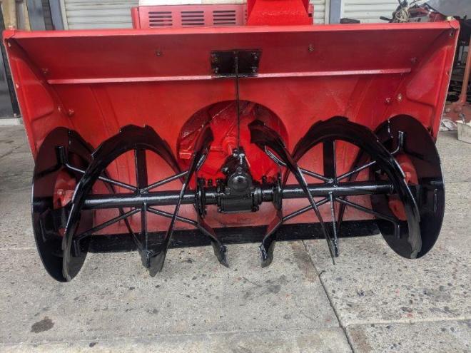 除雪機ヤンマー　YSR125　１２馬力　ガソリン　ローリング付き