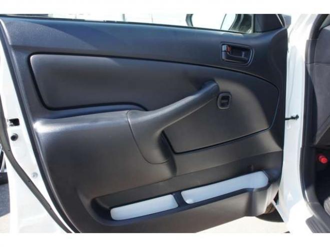 プロボックスバン1.5 F 4WD　登録済未使用車　衝突軽減システム　純正LEDフォグ　電動格納ドアミラー　オートライト　前後PW　ルームミラー内蔵Bカメラ　ドラレコ　Bluetooth&フルセグナビ　下廻防錆加工　フロアマット　ドアバイザー　社外AW 登録済未使用車 1500