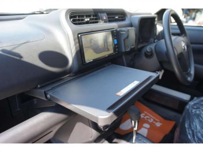 プロボックスバン1.5 F 4WD　登録済未使用車　衝突軽減システム　純正LEDフォグ　電動格納ドアミラー　オートライト　前後PW　ルームミラー内蔵Bカメラ　ドラレコ　Bluetooth&フルセグナビ　下廻防錆加工　フロアマット　ドアバイザー　社外AW 登録済未使用車 1500