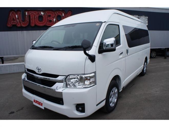ハイエース2.7 グランドキャビン 4WD　登録済未使用車 走行6キロ　パノラミックビューモニター デジタルインナーミラー　LEDヘッドランプ　LEDフォグランプ　ホワイトパールクリスタルシャイン　メーカー保証付 登録済未使用車 2700