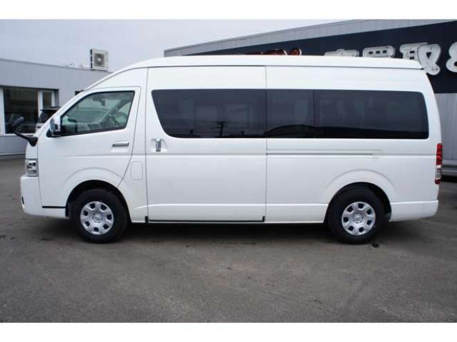 ハイエース2.7 グランドキャビン 4WD　登録済未使用車 走行6キロ　パノラミックビューモニター デジタルインナーミラー　LEDヘッドランプ　LEDフォグランプ　ホワイトパールクリスタルシャイン　メーカー保証付 登録済未使用車 2700