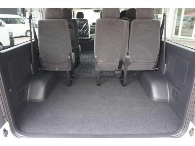 ハイエース2.7 グランドキャビン 4WD　登録済未使用車 走行6キロ　パノラミックビューモニター デジタルインナーミラー　LEDヘッドランプ　LEDフォグランプ　ホワイトパールクリスタルシャイン　メーカー保証付 登録済未使用車 2700