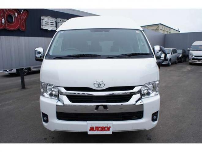 ハイエース2.7 グランドキャビン 4WD　登録済未使用車 走行6キロ　パノラミックビューモニター デジタルインナーミラー　LEDヘッドランプ　LEDフォグランプ　ホワイトパールクリスタルシャイン　メーカー保証付 登録済未使用車 2700