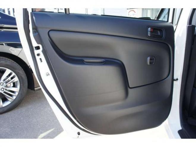 プロボックスバン1.5 F 4WD　走行500キロ　衝突軽減システム　純正LEDフォグ　電動格納ドアミラー オートライト 前後PW　ルームミラー内蔵Bカメラ　ドラレコ　Bluetooth&フルセグナビ 下廻防錆加工 フロアマット　ドアバイザー 社外14インチAW 1500