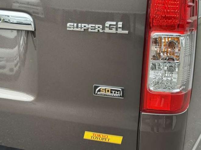 ハイエースバン2.8 スーパーGL 50TH アニバーサリー リミテッド ロングボディ ディーゼルターボ 4WD　415COBRA　CL-3 フロントリップスポイラー　ステージ2ルーフスポイラー　By2NEO　BADフェイスボンネット　ローフォルムフェンダー　ESSEX　ENCB　17インチブロンズホイール　ヨコハマパラダ　NEWパーツカスタム 2800