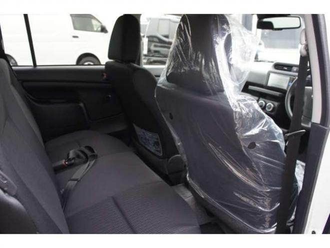 プロボックスバン1.5 F 4WD　登録済未使用車　衝突軽減システム　純正LEDフォグ　電動格納ドアミラー　オートライト　前後PW　ルームミラー内蔵Bカメラ　ドラレコ　Bluetooth&フルセグナビ　下廻防錆加工　フロアマット　ドアバイザー　社外AW 登録済未使用車 1500