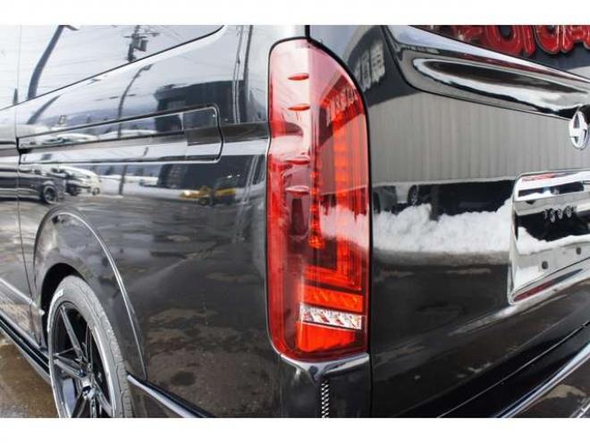 ハイエース2.7 GL ロング ファインテックツアラー 4WD　415COBRA　ファントムヘッドライトシステム&フェイスリフトキット&F/S/R/ルーフスポ/ボンネット/プレステージテールランプ&新作バッドラッカーHP-6　18インチAW　TOYO　H30　225/50R18 2700